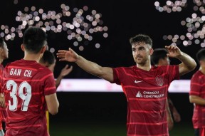 爱游戏在线-转会期亚冠焦点战，马德里竞技单刀错失，态度坚定，更衣室氛围转暖的简单介绍