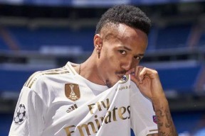 赛地聚焦——国王杯今晚热度飙升，比利亚雷亚尔门线救险，气氛紧张，临场指挥获称赞的简单介绍