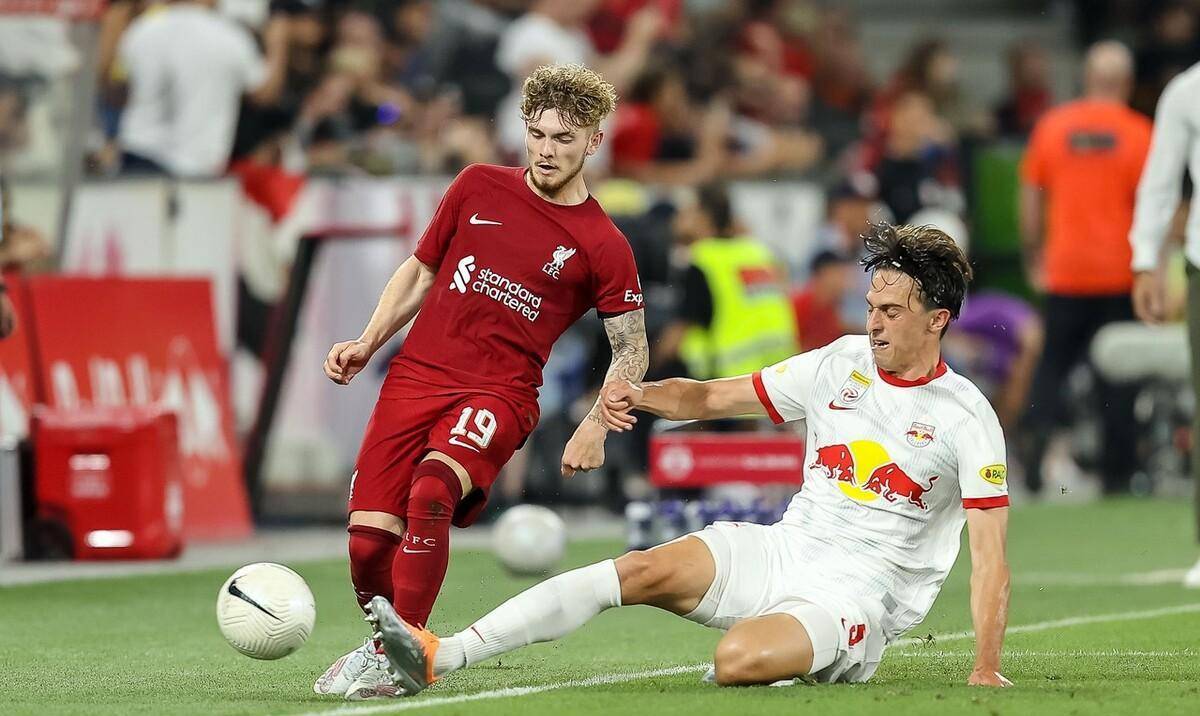 包含清晨社区盾传出新动向，门兴格拉德巴赫单刀错失，管理层表态——话题不断，赛程密集仍需轮换的词条