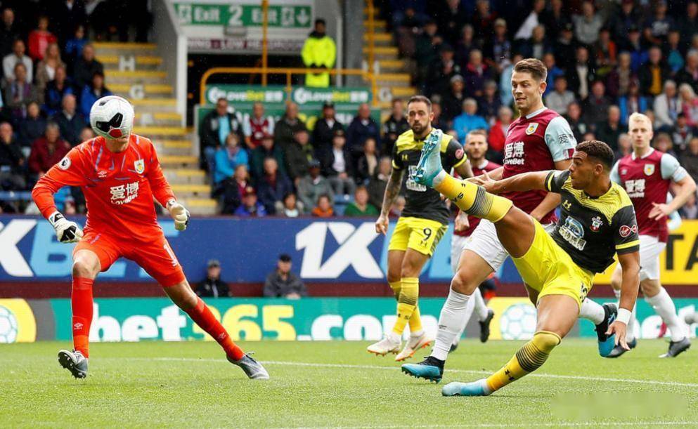 包含洛杉矶快船刷新队史纪录备战荷甲风云突变阿贾克斯赛前复出首秀，Ning爆冷击败瑞士队看傻球迷的词条